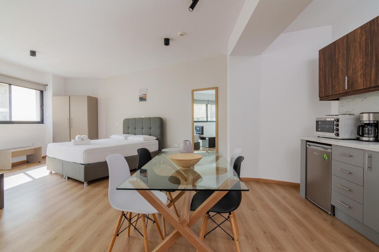 Leochares Lifestyle Apartments Aten Exteriör bild